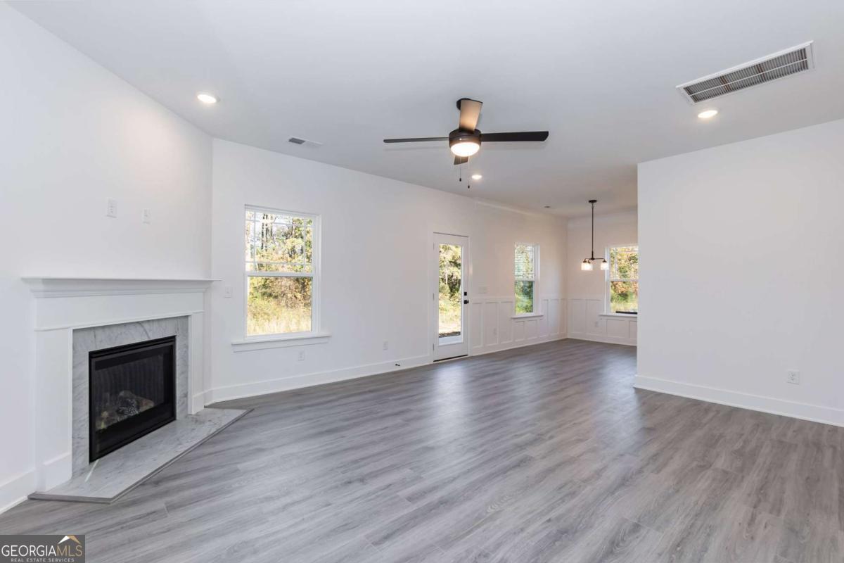519 Creek Road Property Photo 8