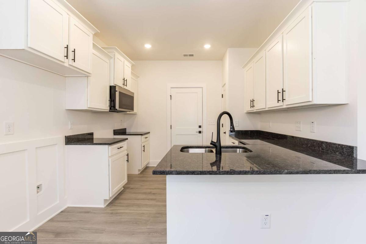 519 Creek Road Property Photo 14