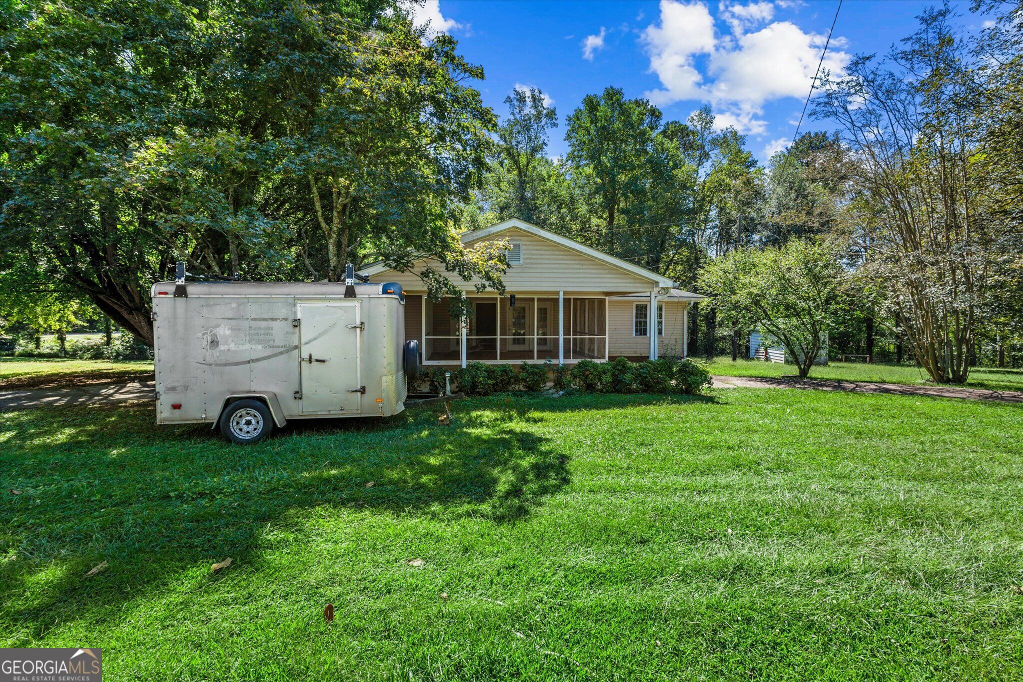 7447 Old Cornelia Highway Property Photo 1