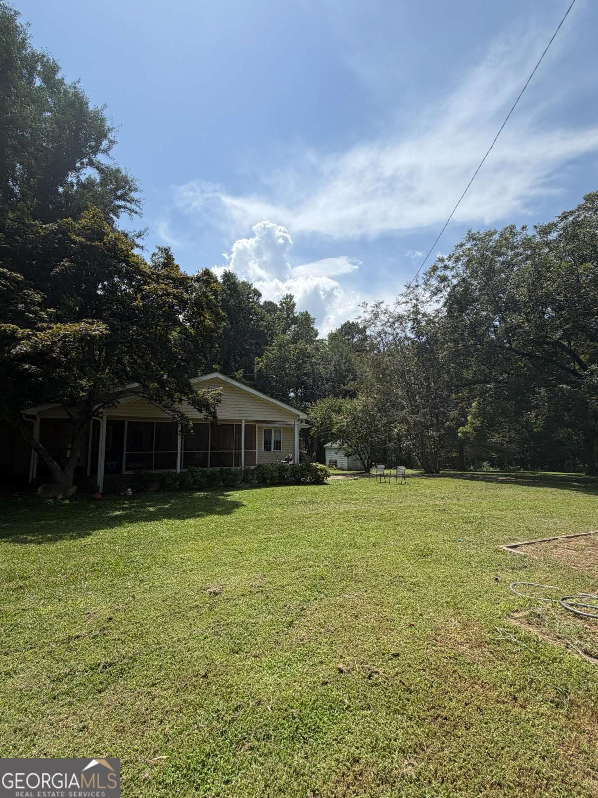7447 Old Cornelia Highway Property Photo 5