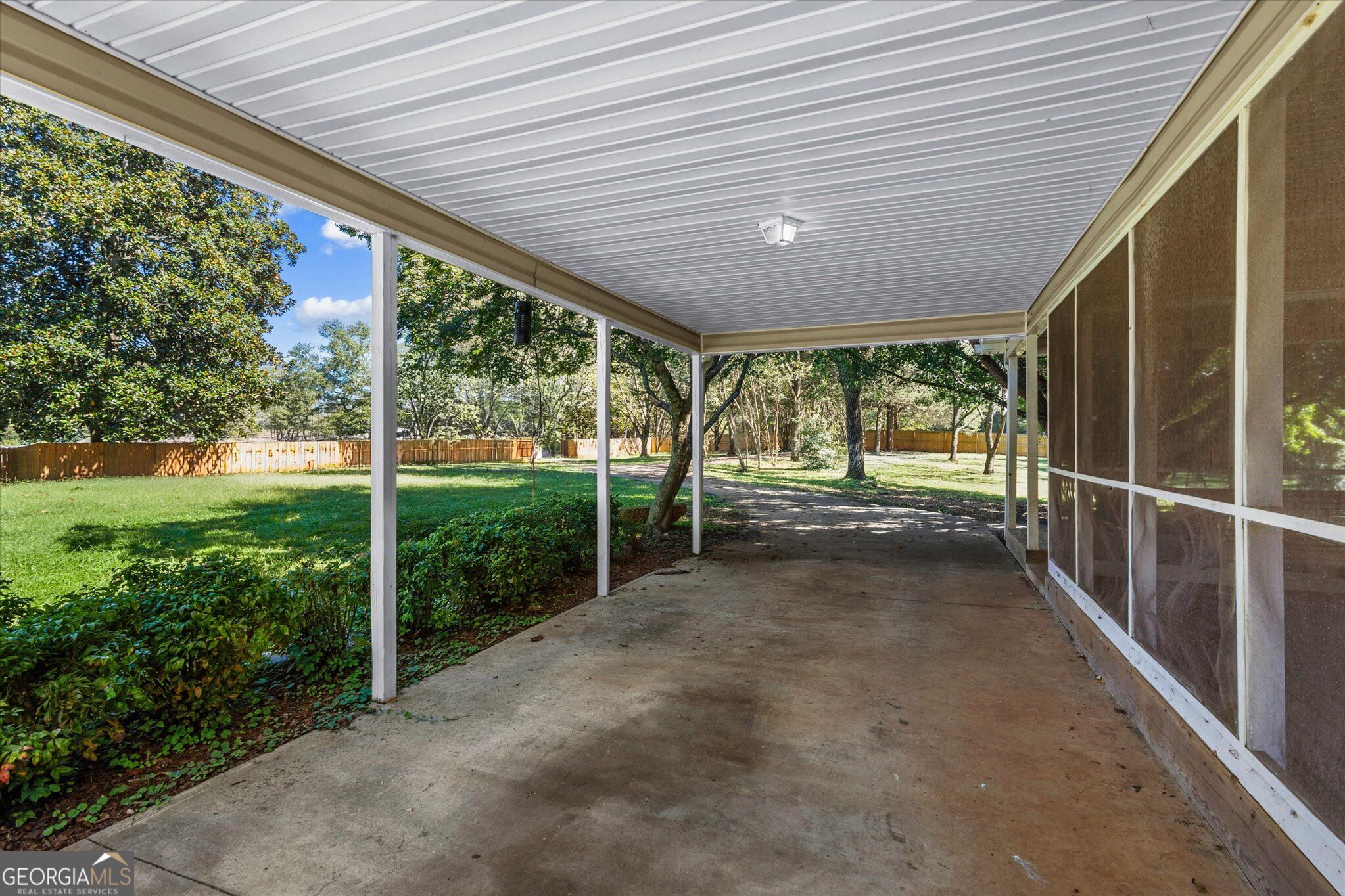 7447 Old Cornelia Highway Property Photo 6
