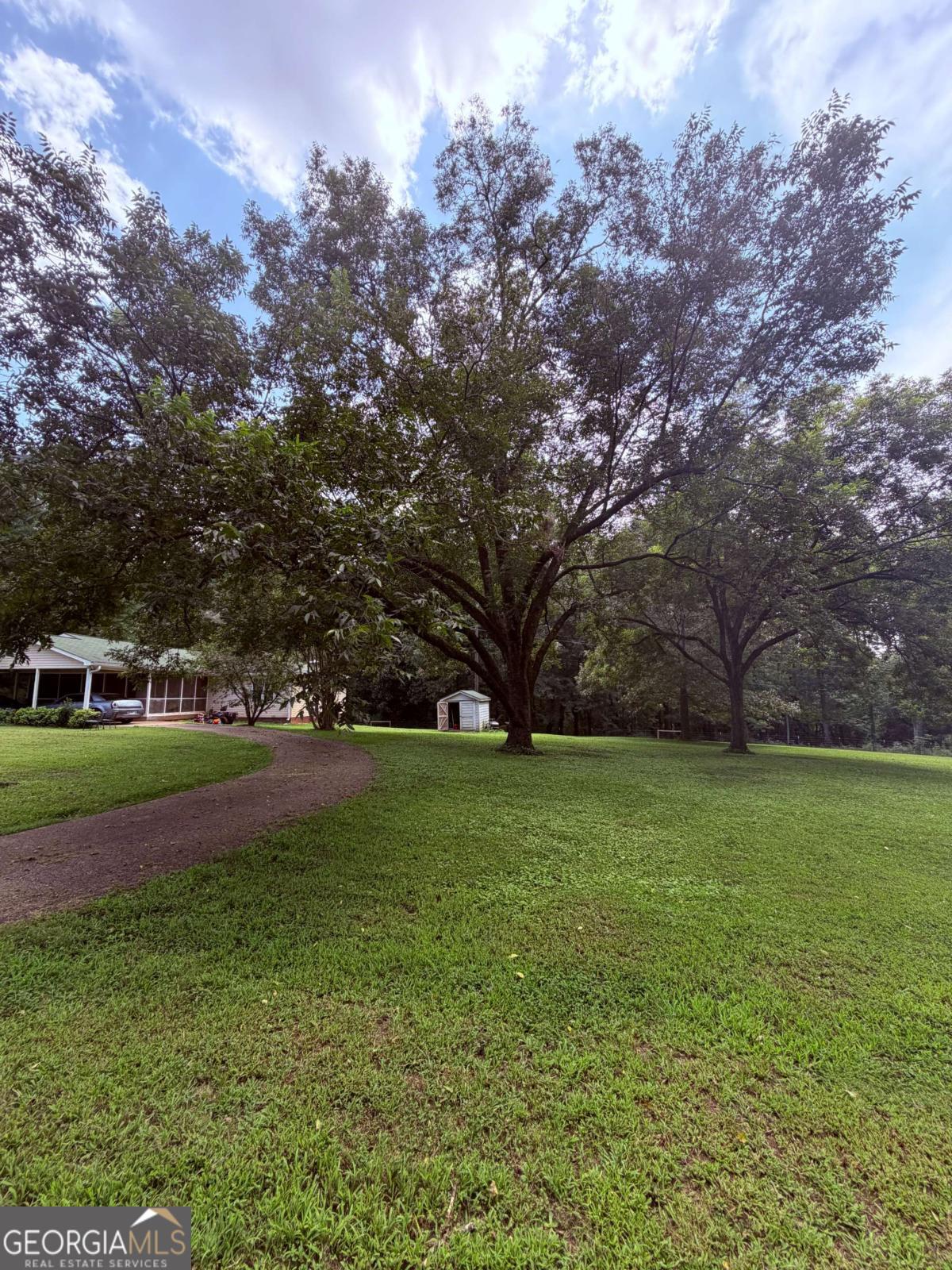 7447 Old Cornelia Highway Property Photo 7