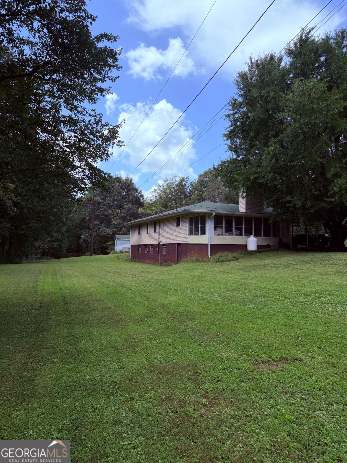 7447 Old Cornelia Highway Property Photo 8