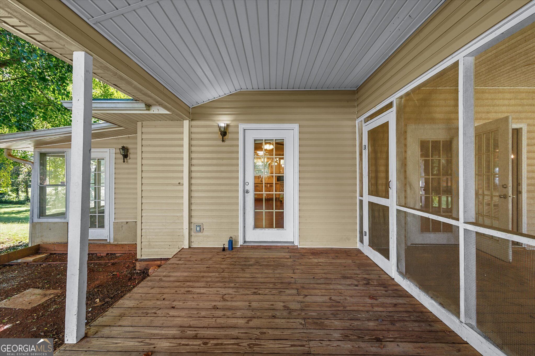 7447 Old Cornelia Highway Property Photo 8
