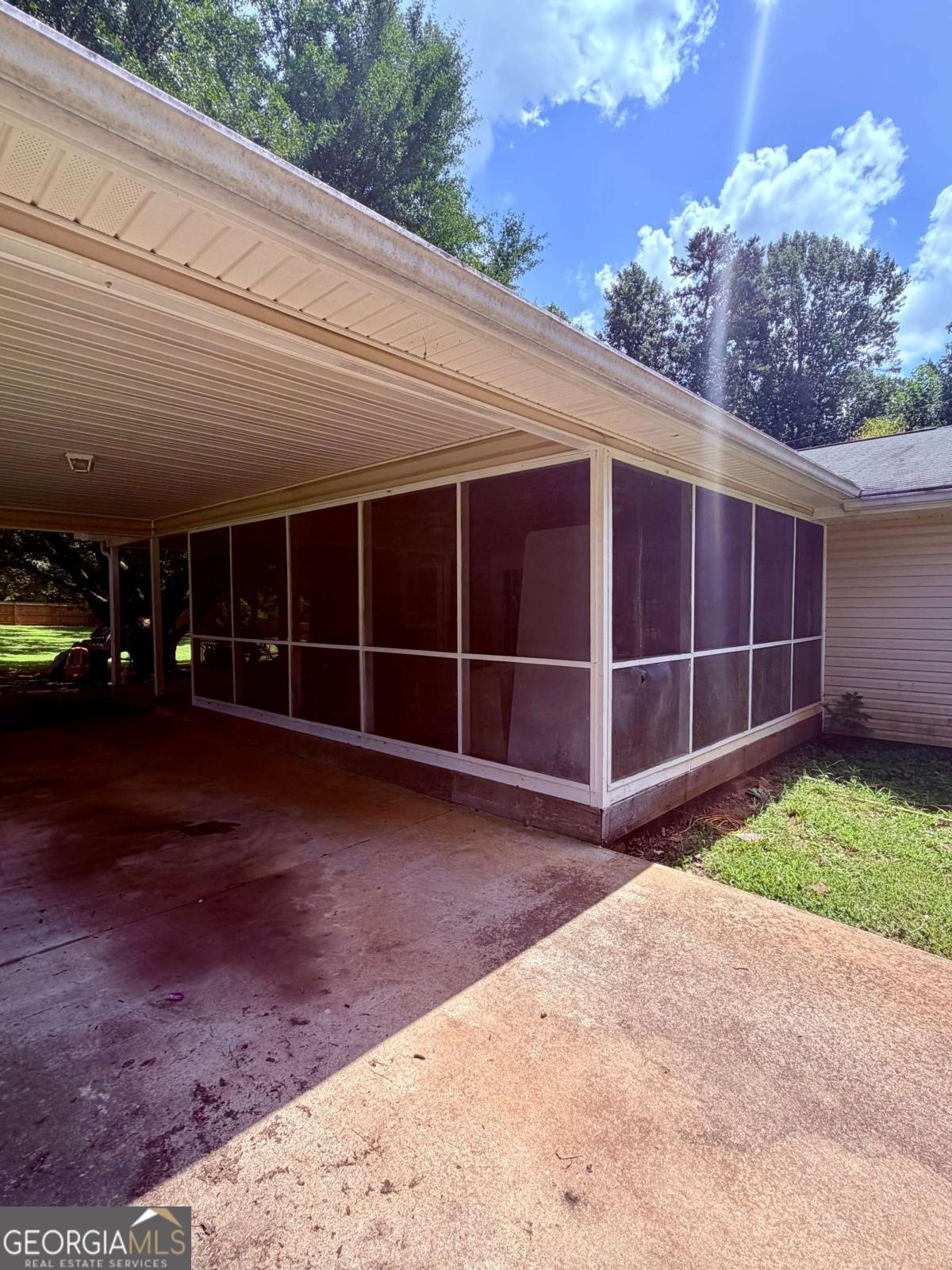 7447 Old Cornelia Highway Property Photo 10