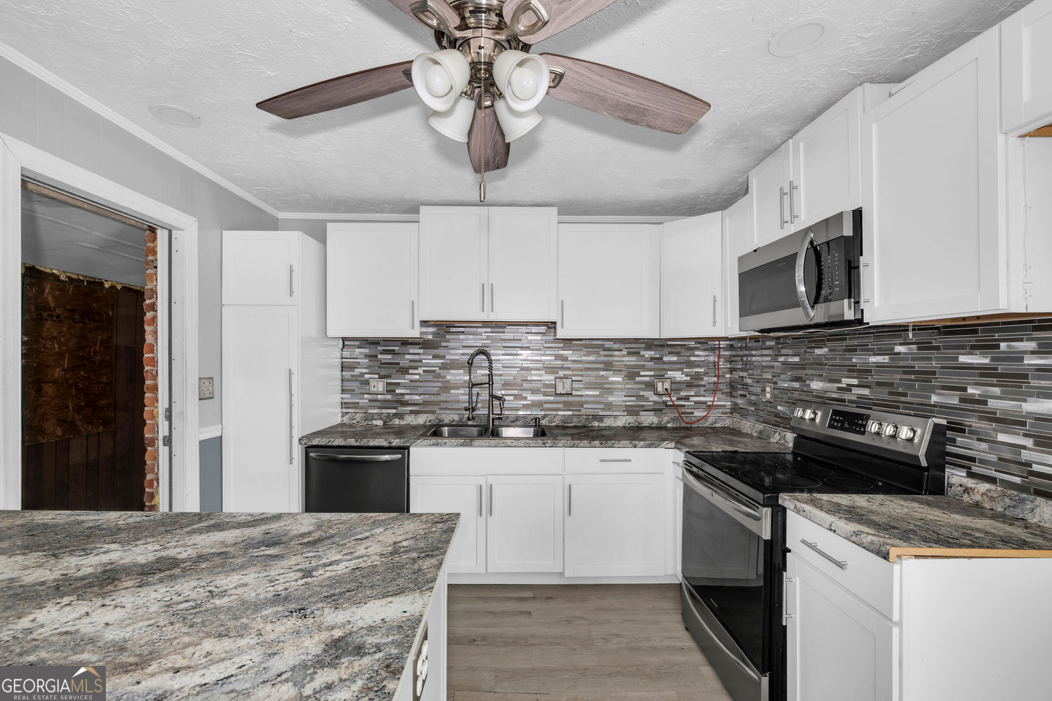 4322 Summerhill Drive Property Photo 8
