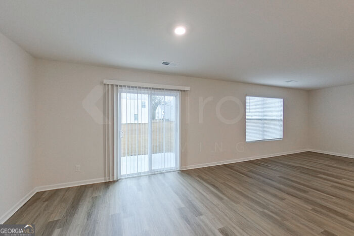 121 Overstreet Way Property Photo 2