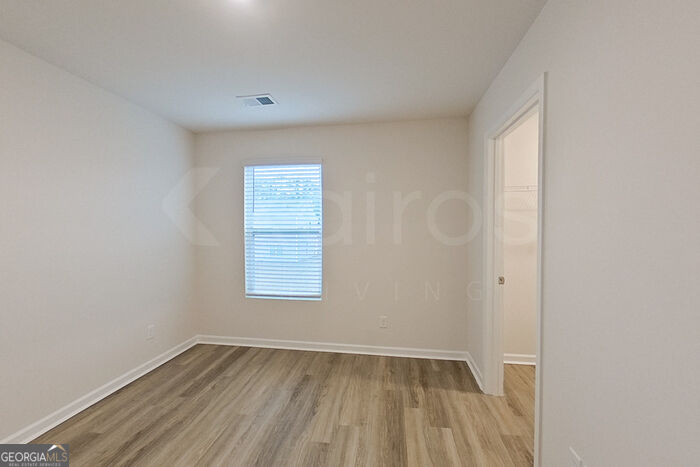 121 Overstreet Way Property Photo 5