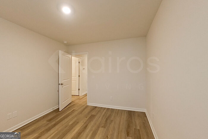121 Overstreet Way Property Photo 6