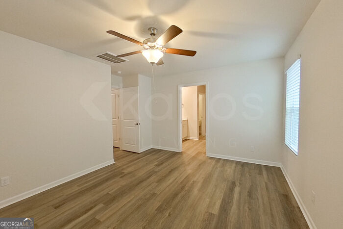 121 Overstreet Way Property Photo 9