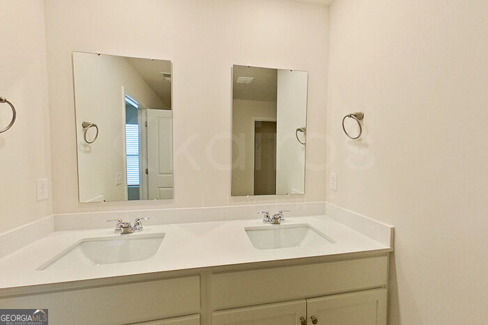 121 Overstreet Way Property Photo 14