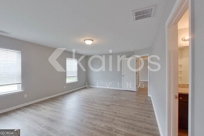 109 Saint Matthew Way Property Photo 10