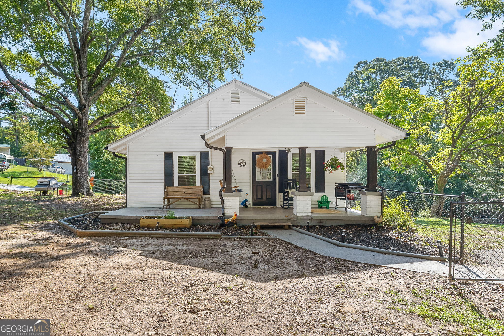 283 Easy Street Property Photo 1