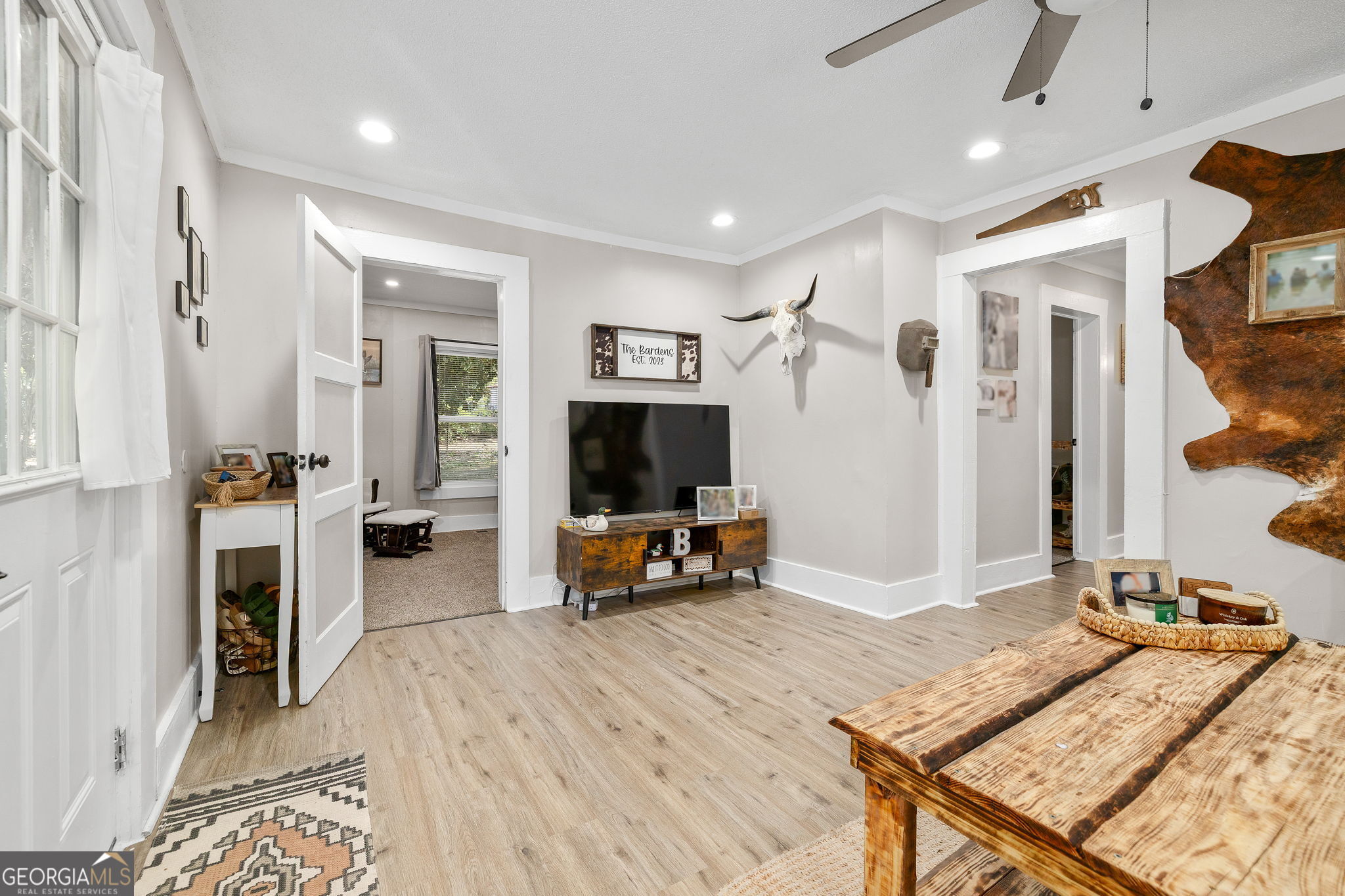 283 Easy Street Property Photo 6
