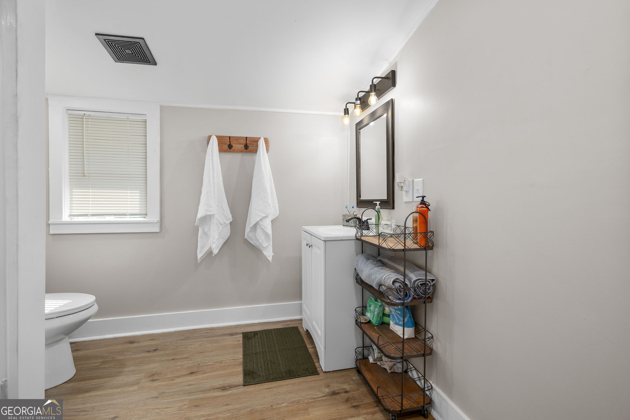 283 Easy Street Property Photo 22