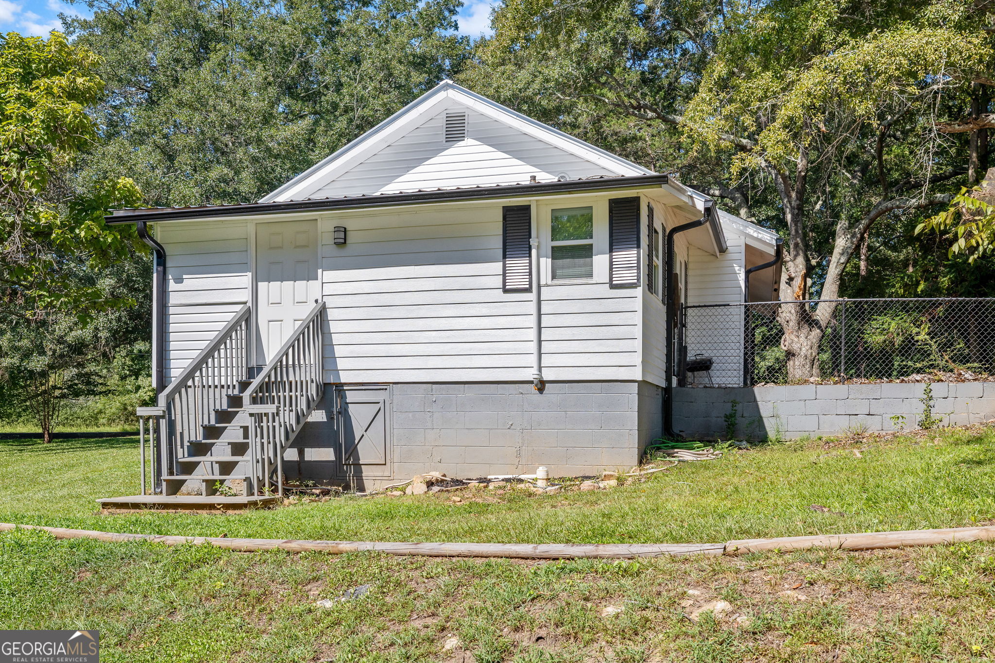 283 Easy Street Property Photo 29