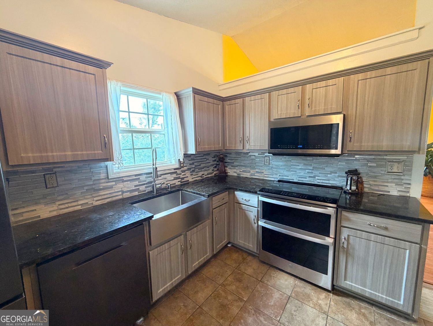 81 Carthage Boulevard Property Photo 13
