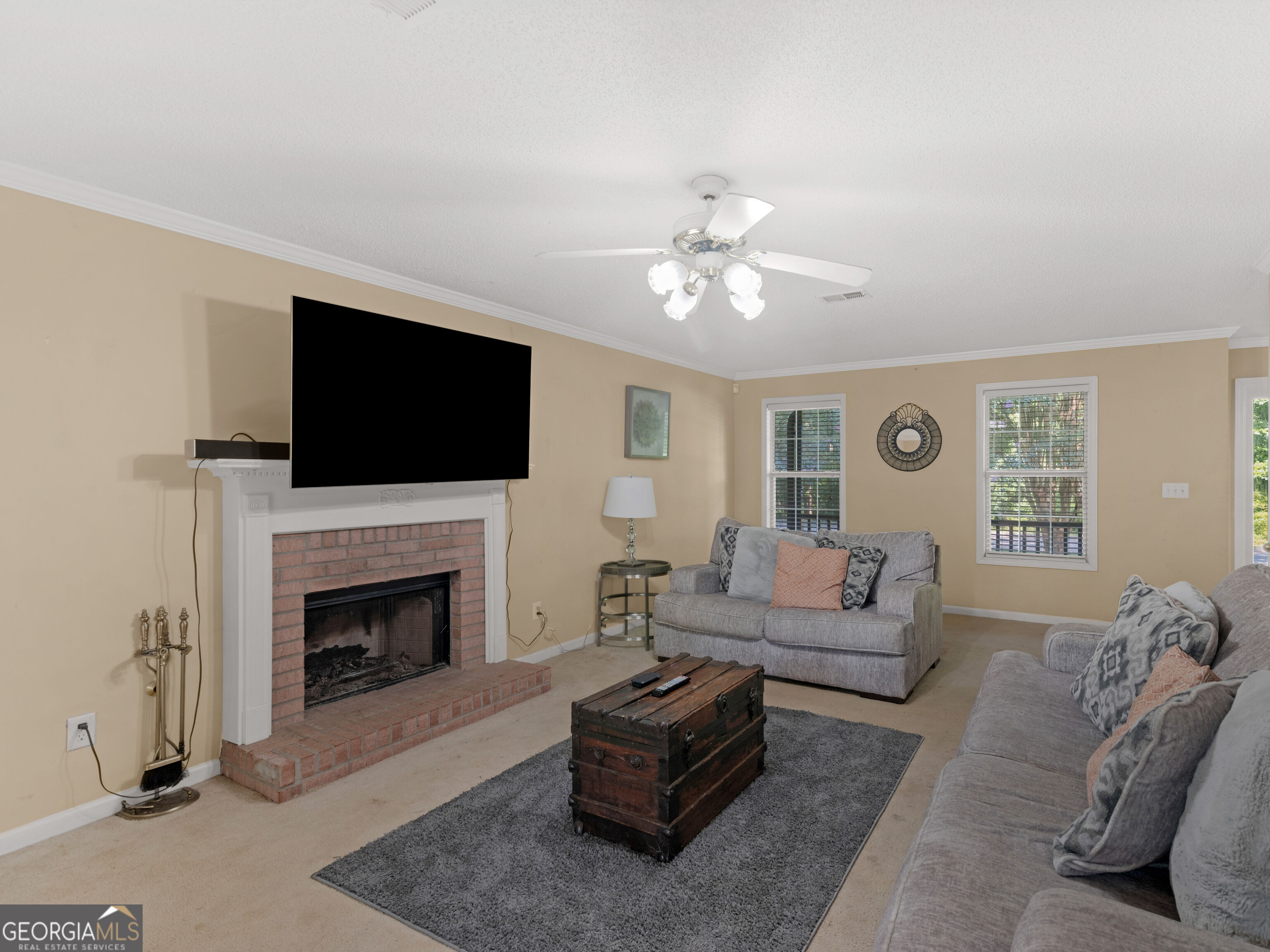 112 Crown Oaks Drive Property Photo 3