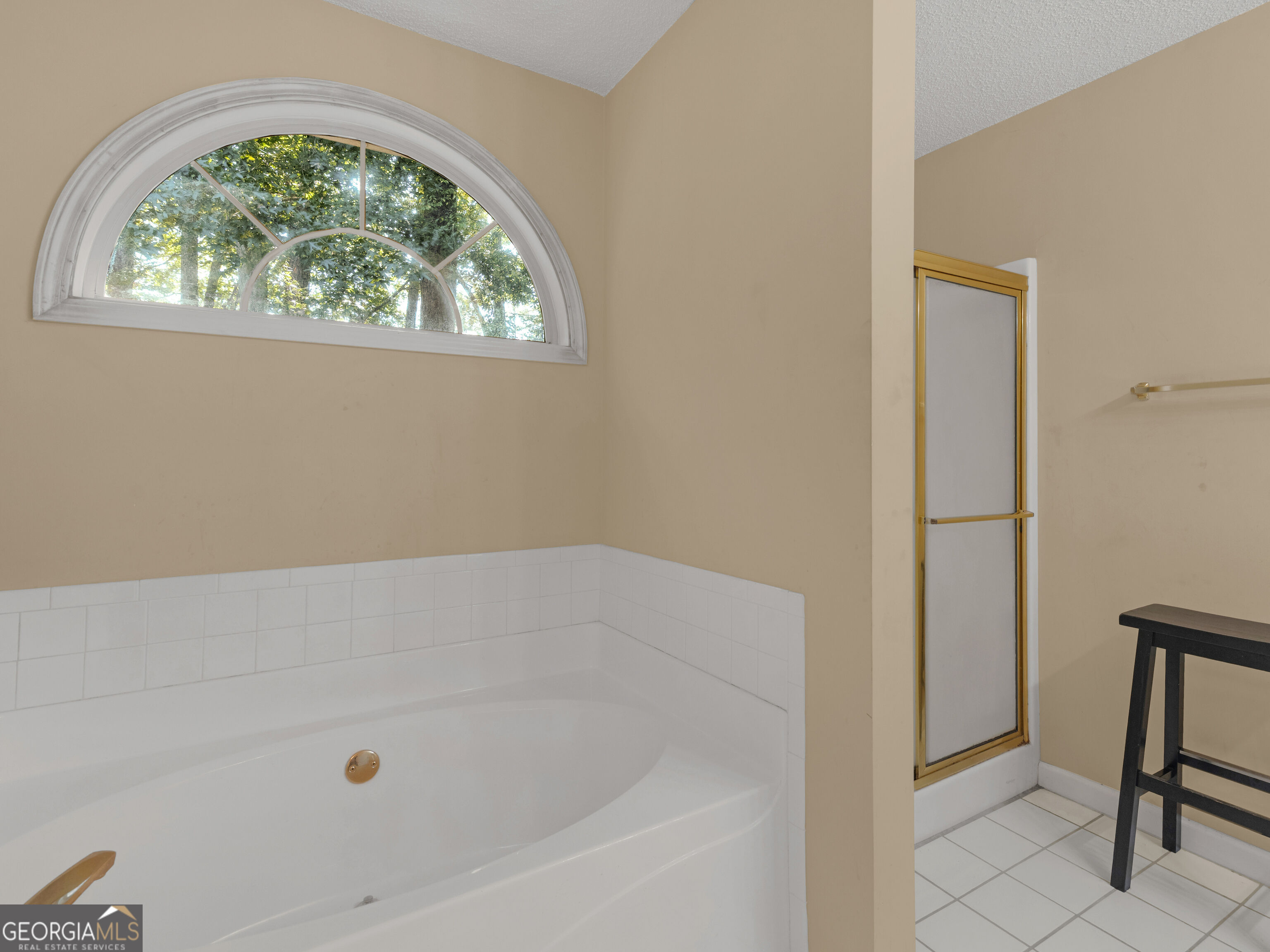112 Crown Oaks Drive Property Photo 16