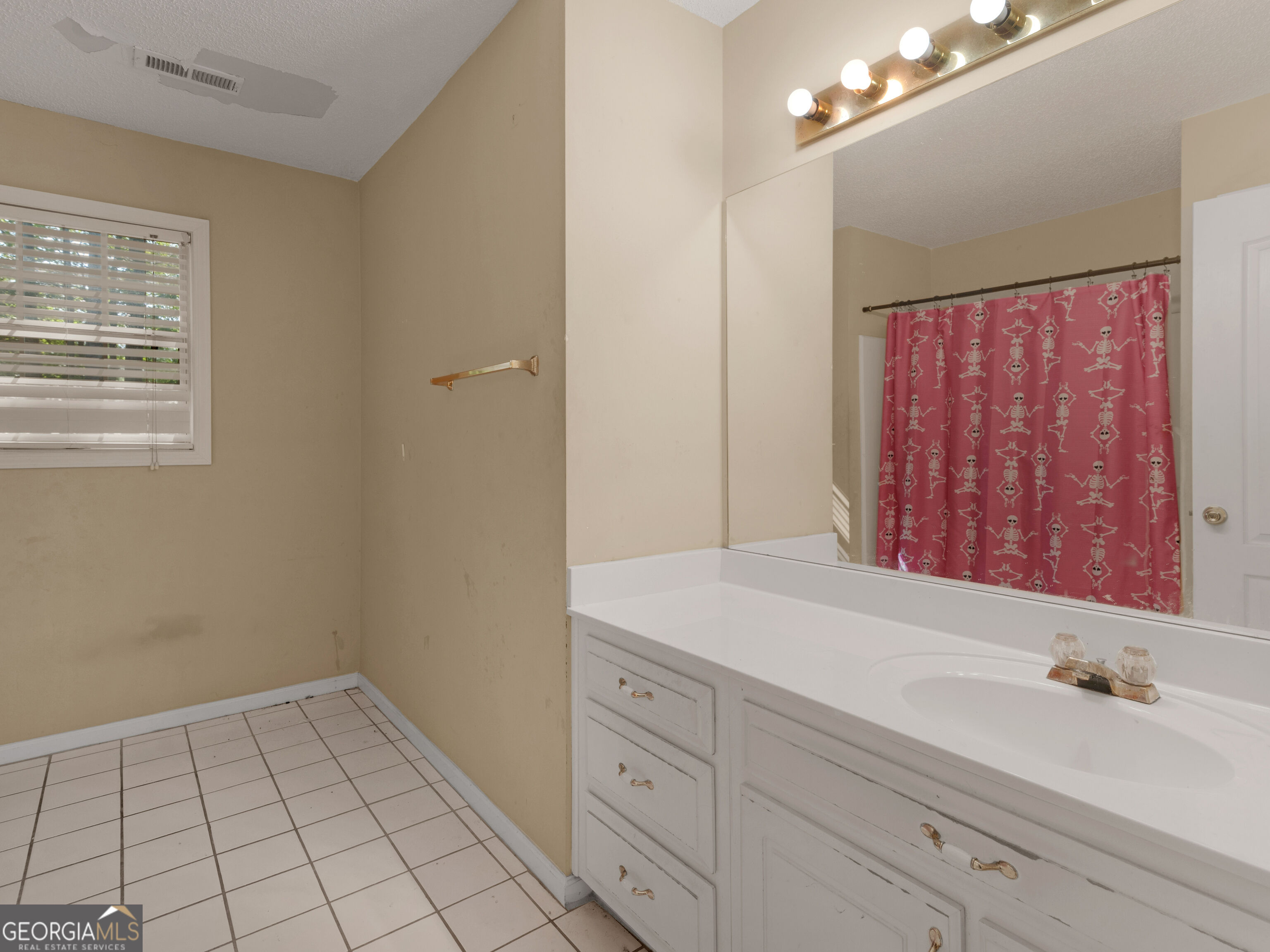 112 Crown Oaks Drive Property Photo 22