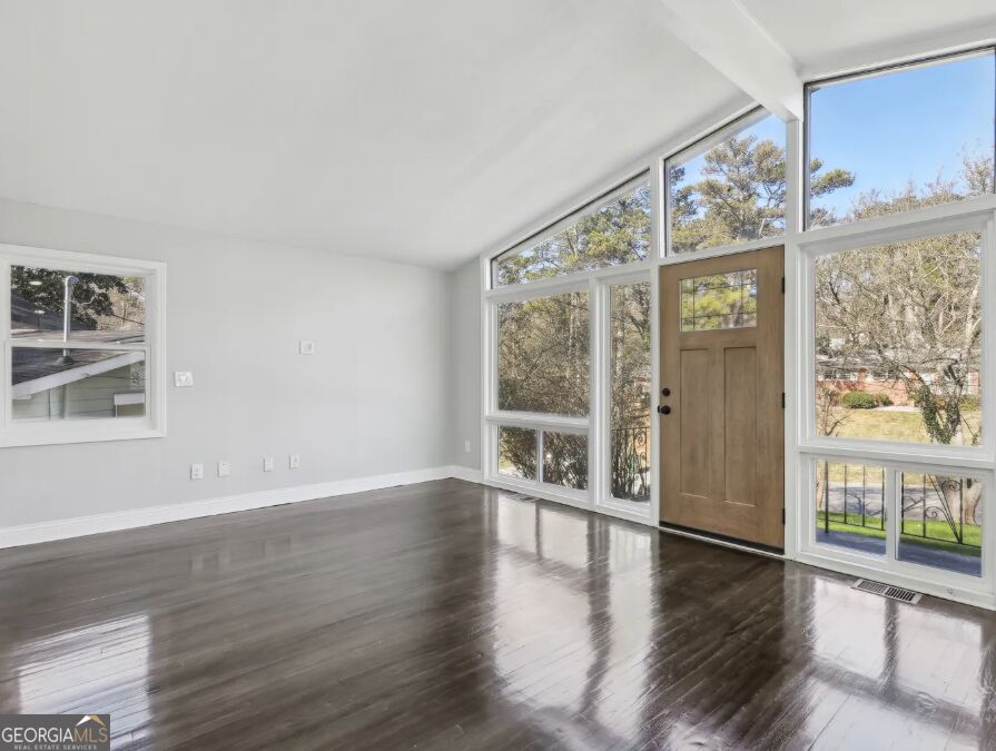 2592 Baker Road Nw Property Photo 4
