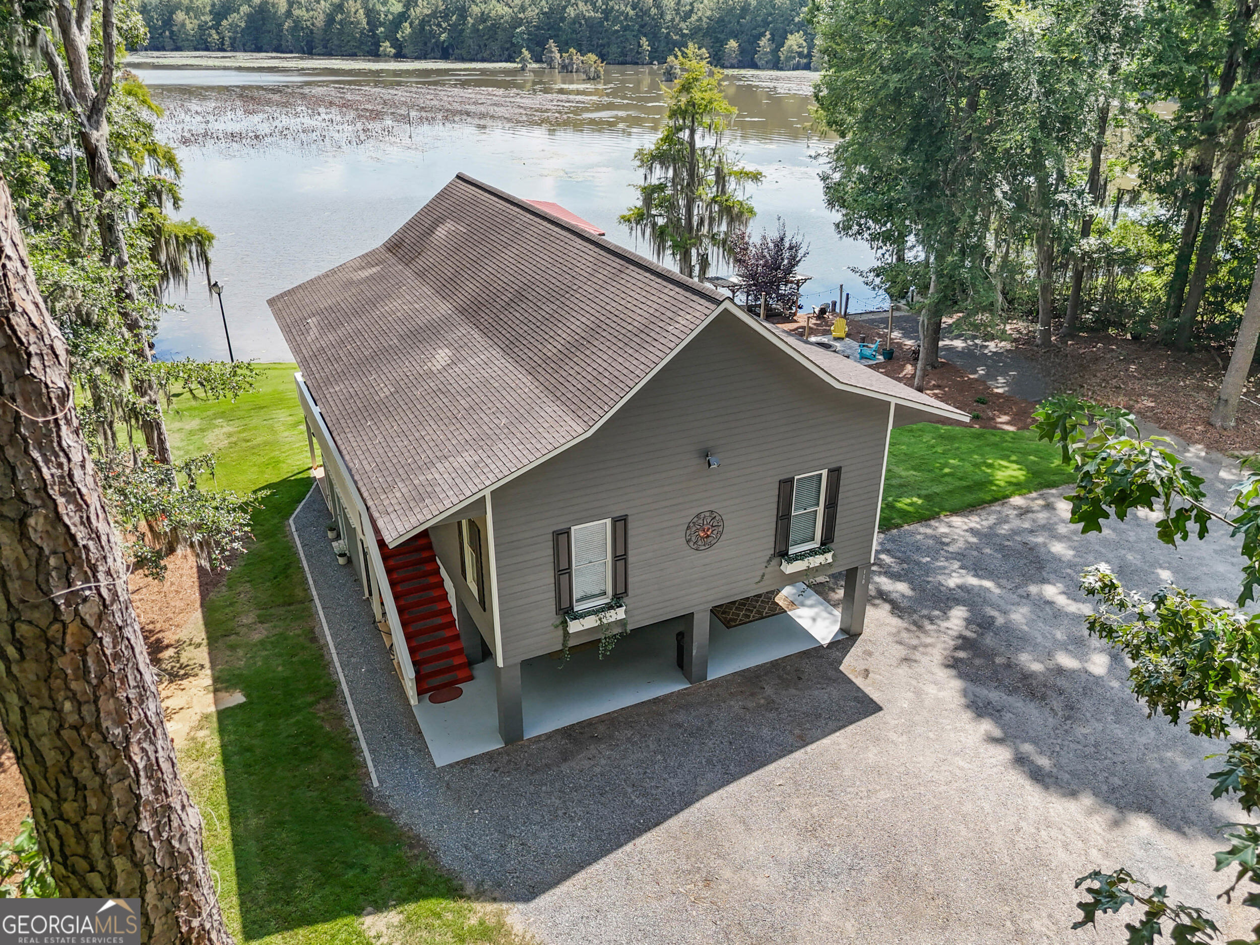110 Sawdust Trail Property Photo 6