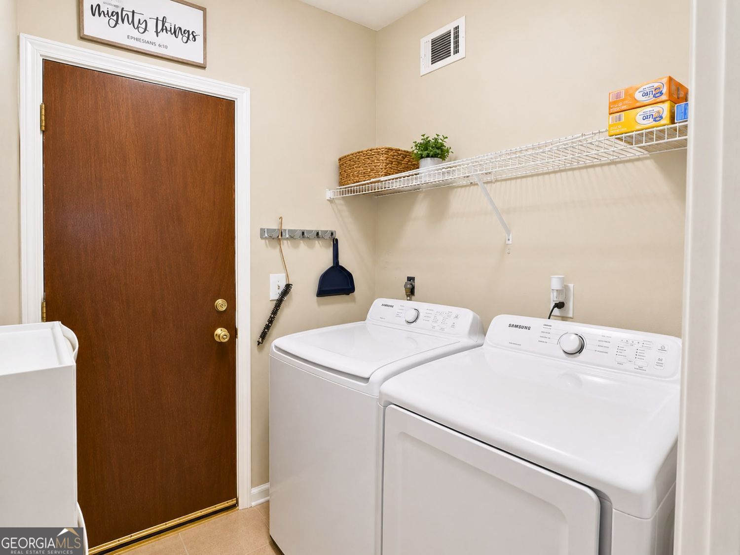 2978 Trotters View Way Property Photo 11