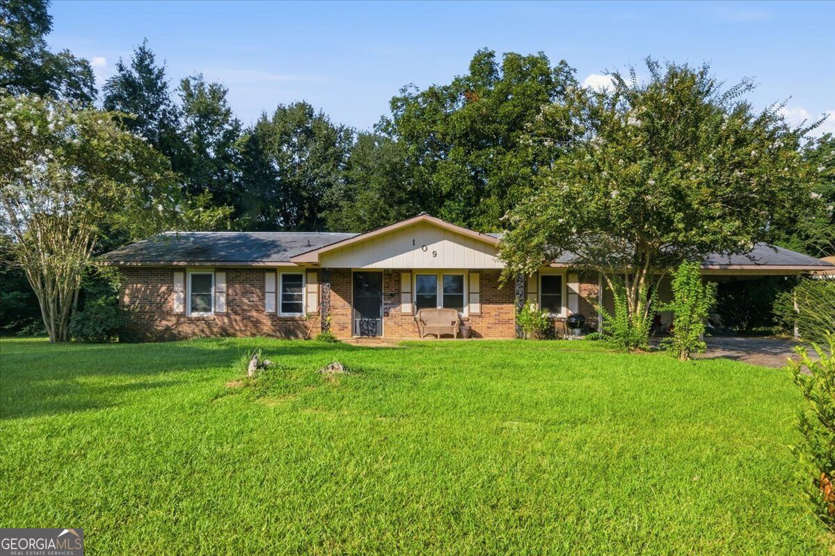 109 Avalon Drive Property Photo 1