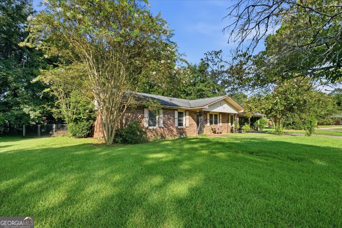 109 Avalon Drive Property Photo 3