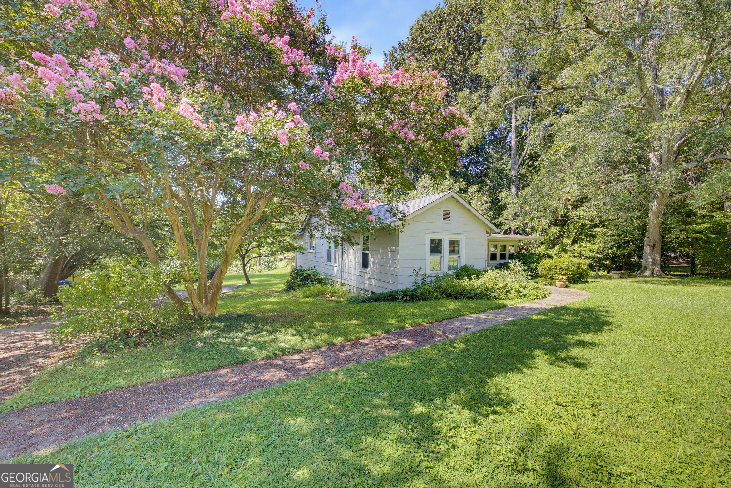 3777 East Avenue Property Photo 3