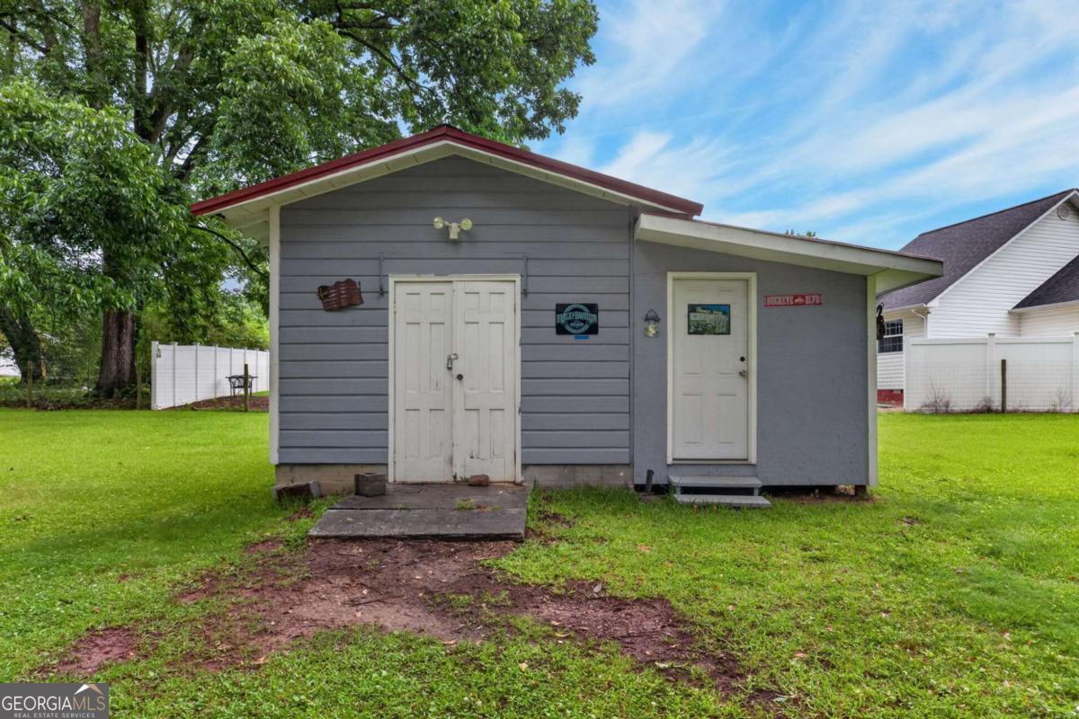 16 Garrett Avenue Property Photo 11