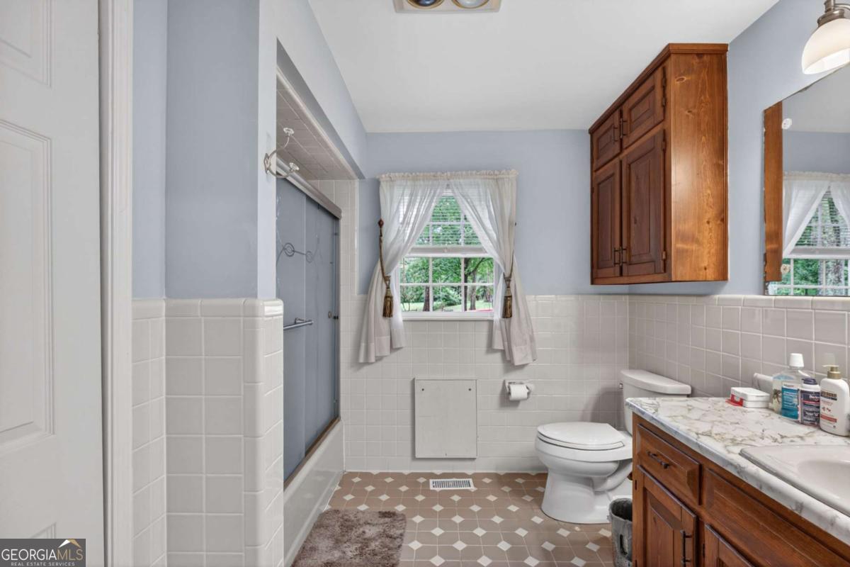 16 Garrett Avenue Property Photo 28