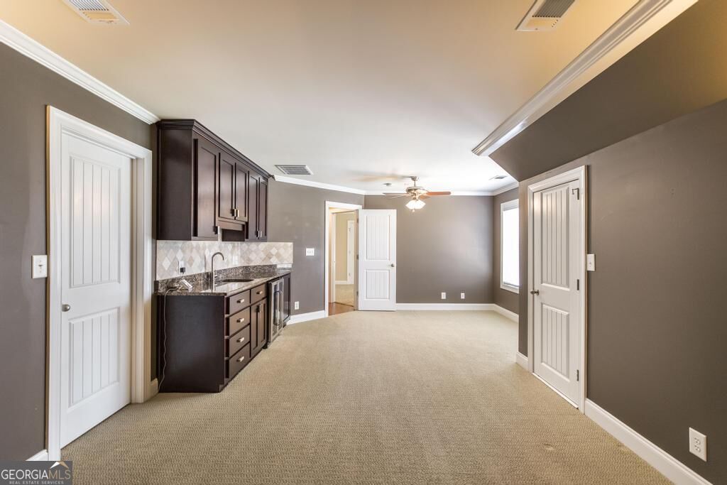 203 Avondale Circle Property Photo 43