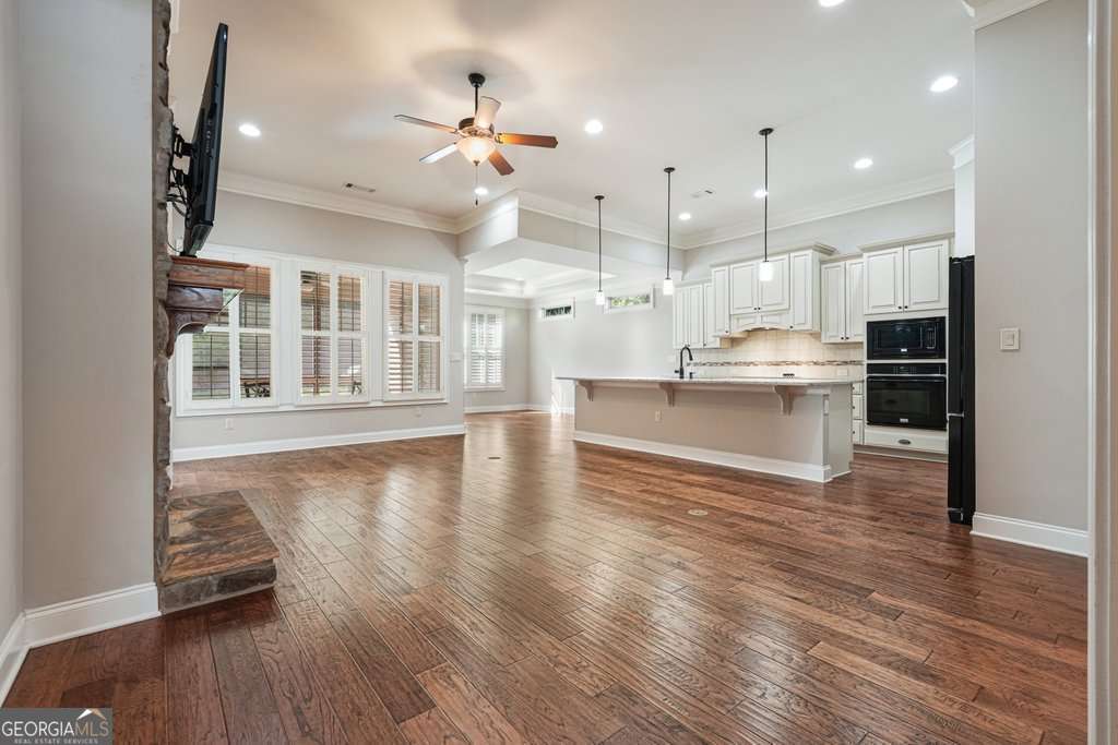 416 Windy Ridge Way Property Photo 5