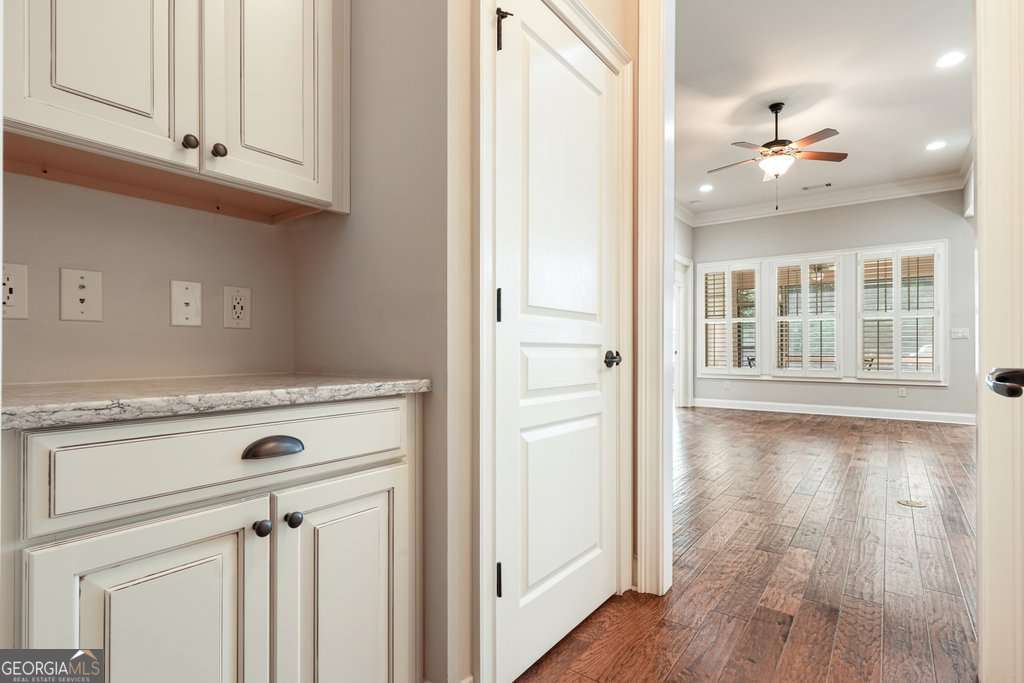 416 Windy Ridge Way Property Photo 13