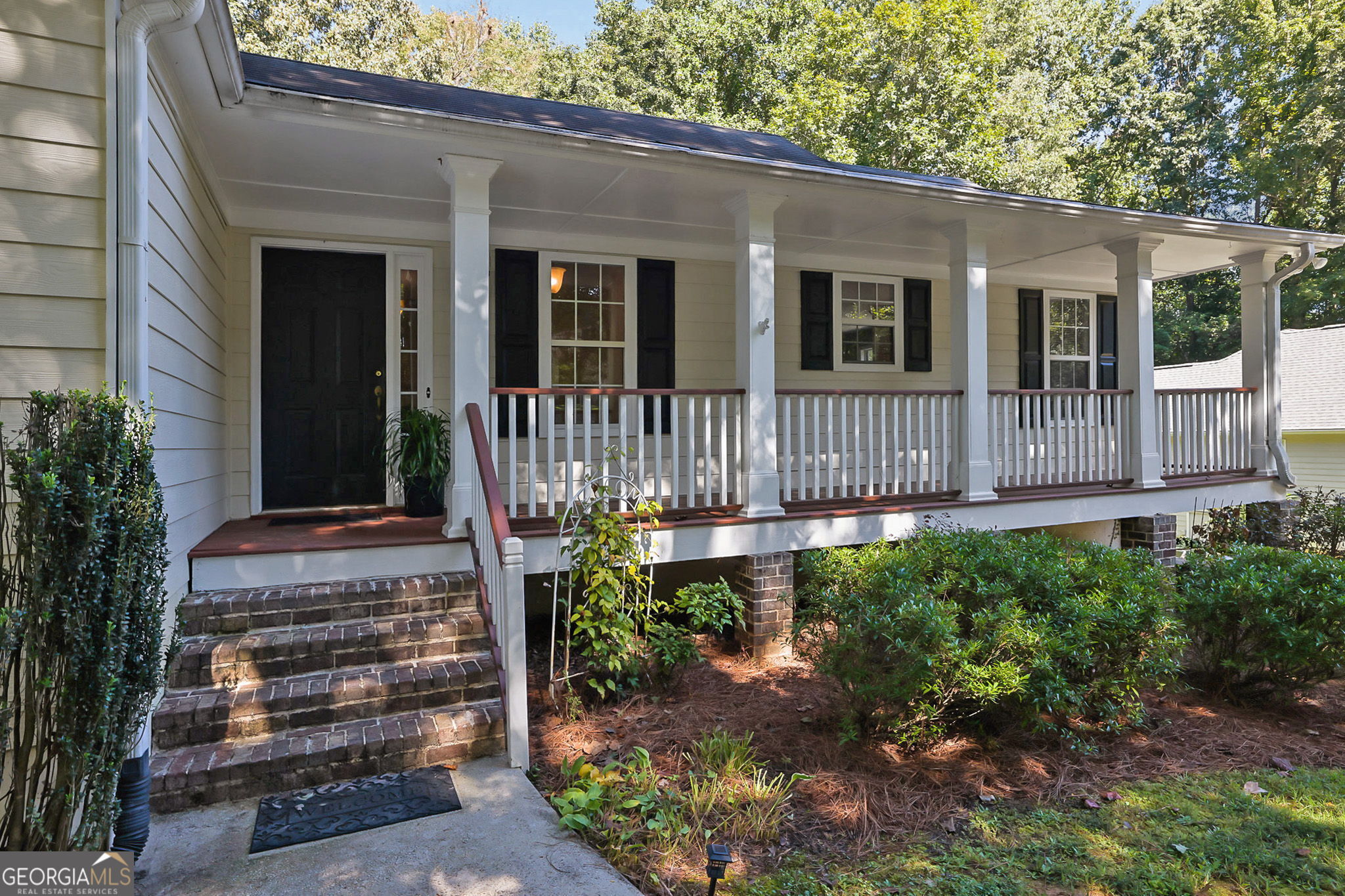 211 Westwind Drive Property Photo 4