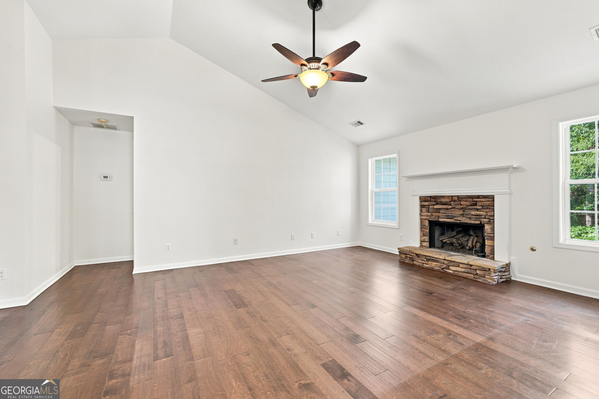 211 Westwind Drive Property Photo 9