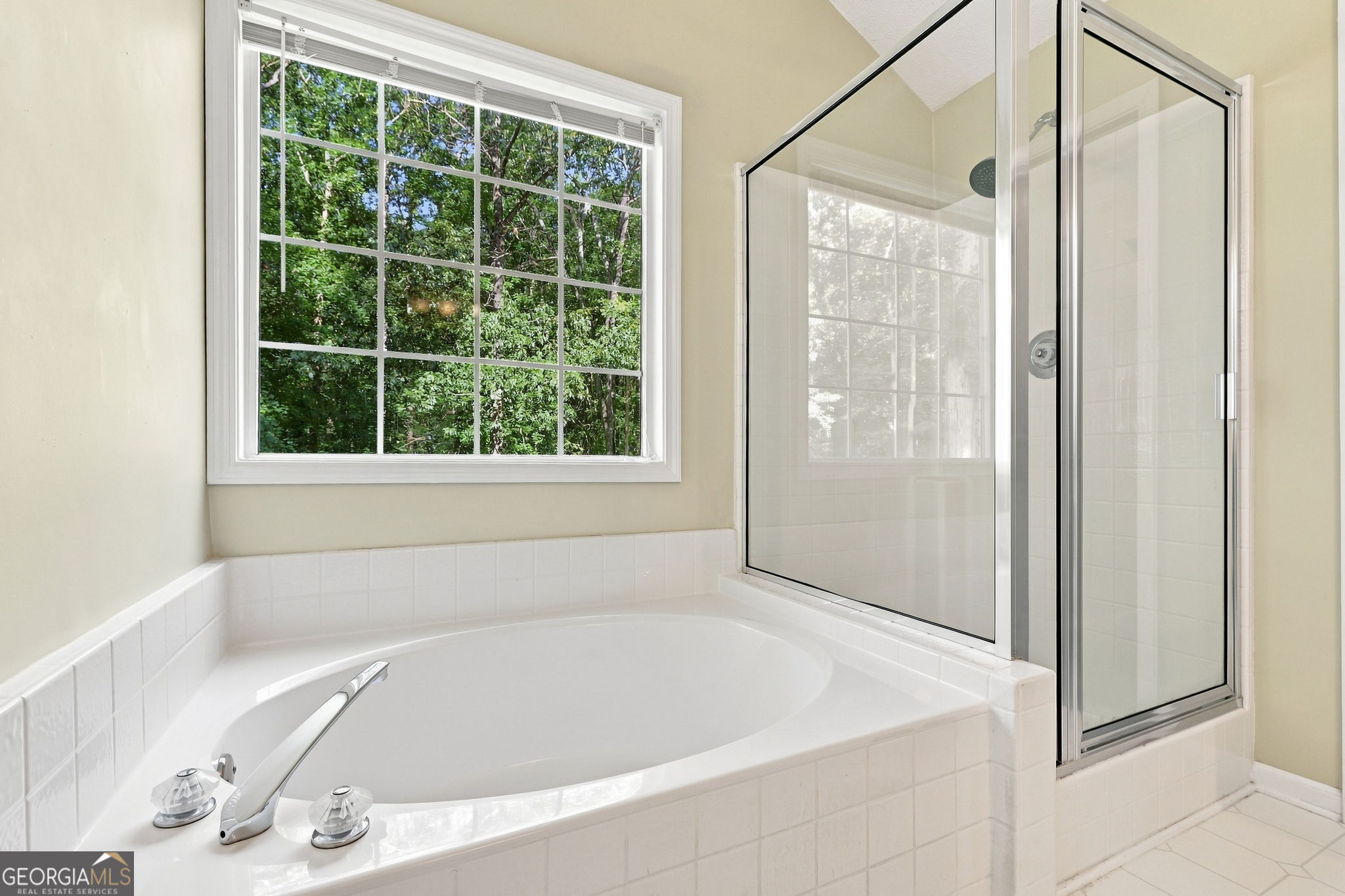 211 Westwind Drive Property Photo 25
