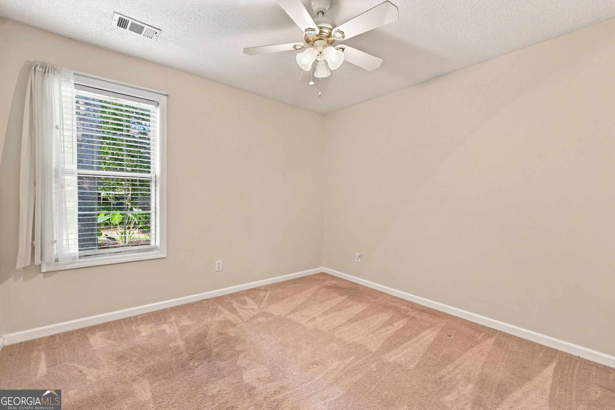 211 Westwind Drive Property Photo 28