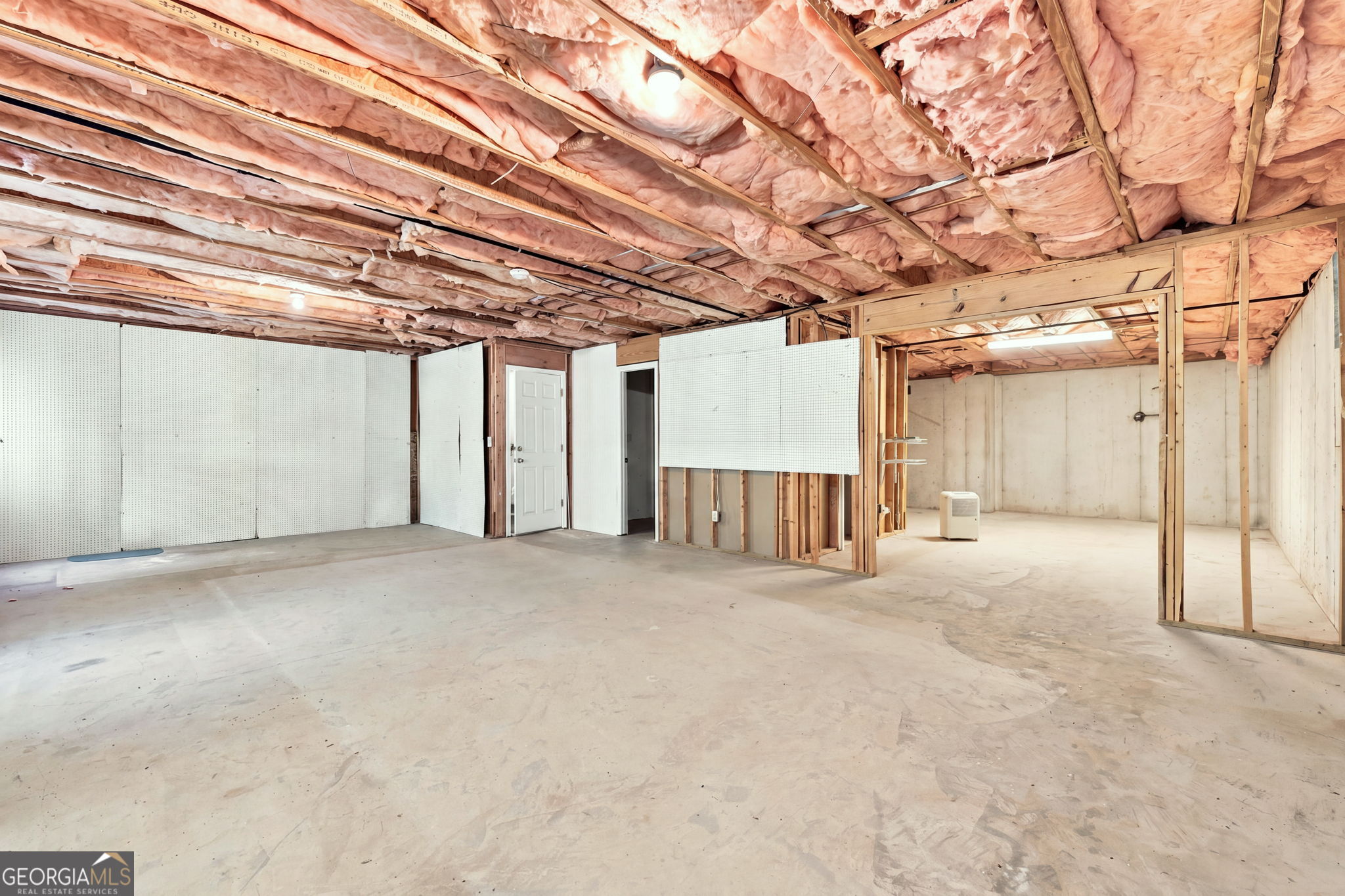 211 Westwind Drive Property Photo 33
