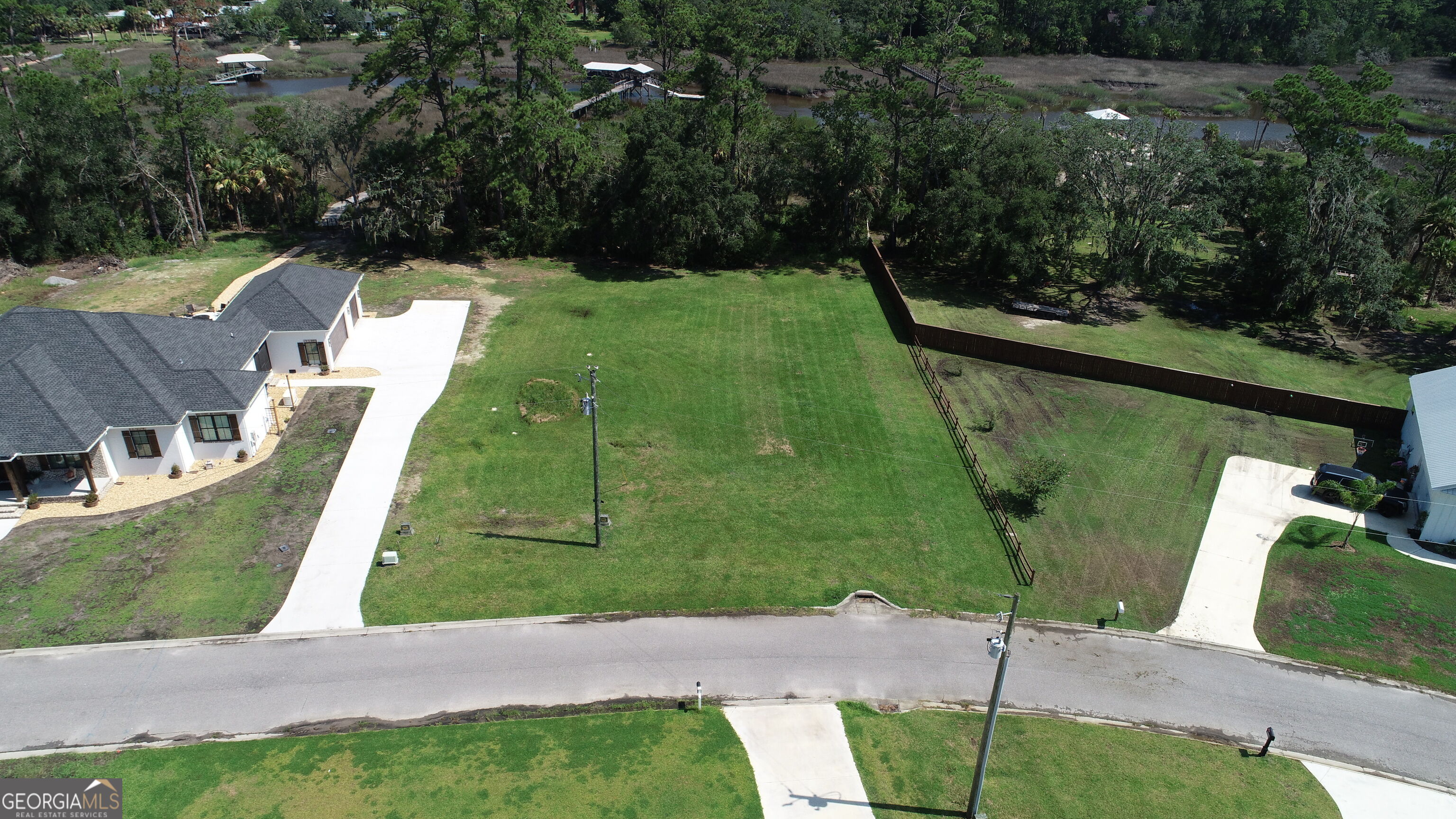 1131 River Oaks Road Property Photo 1