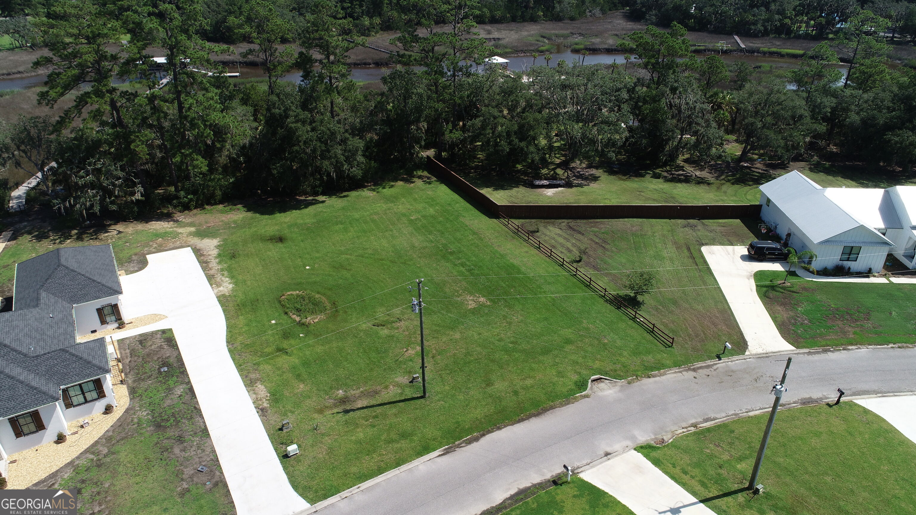 1131 River Oaks Road Property Photo 8