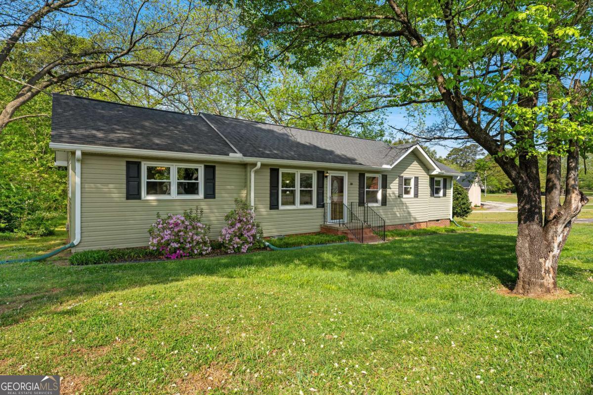 810 Benson Street Property Photo 2