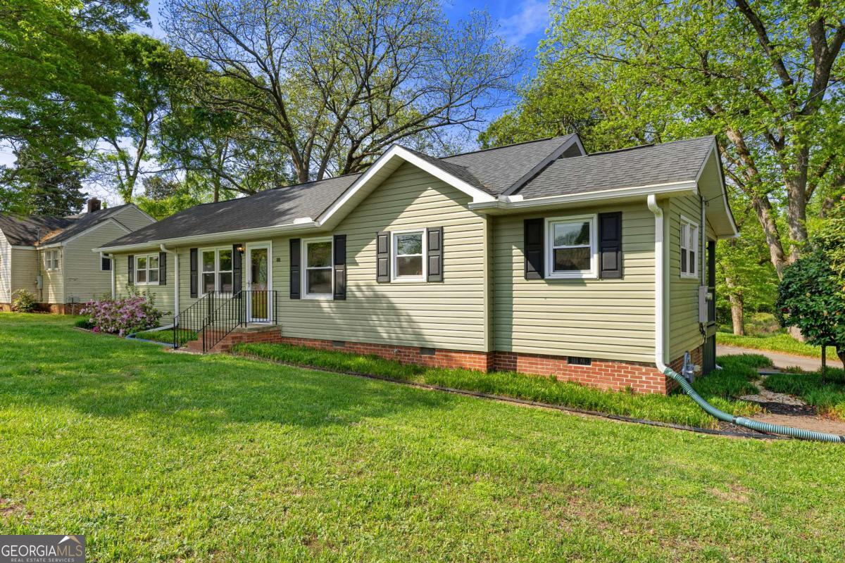 810 Benson Street Property Photo 3