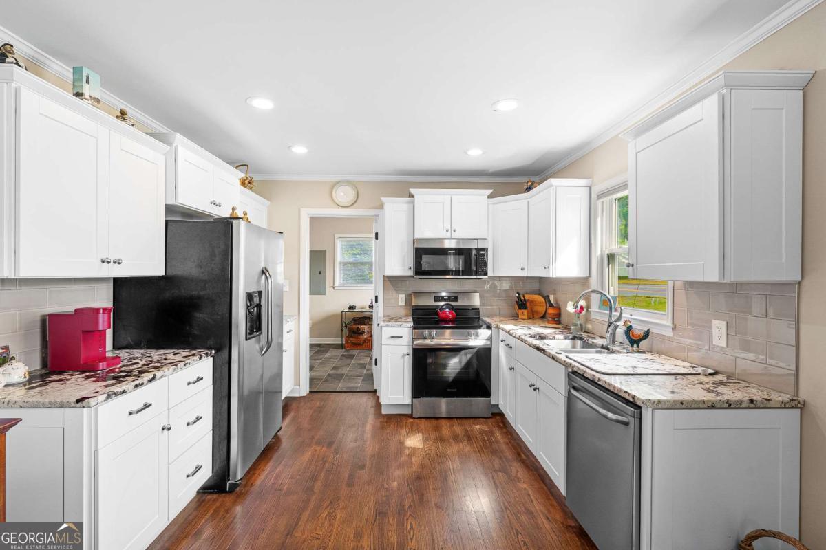810 Benson Street Property Photo 12