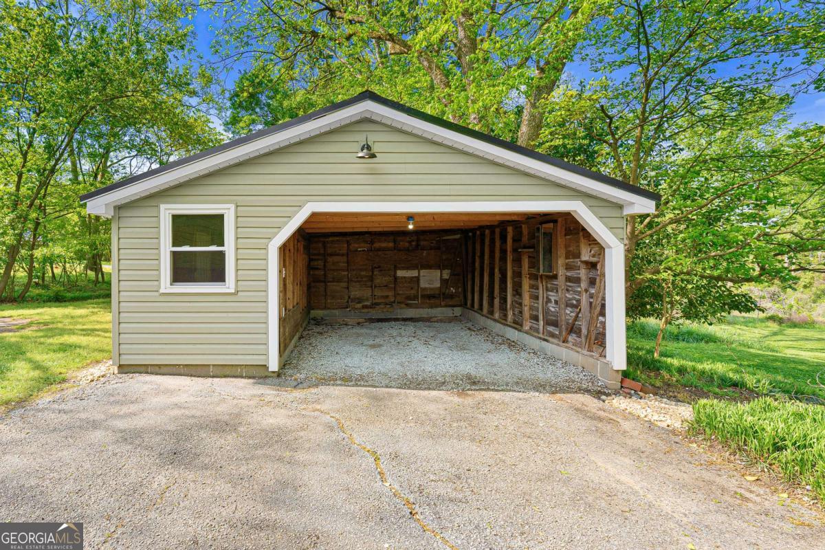 810 Benson Street Property Photo 32
