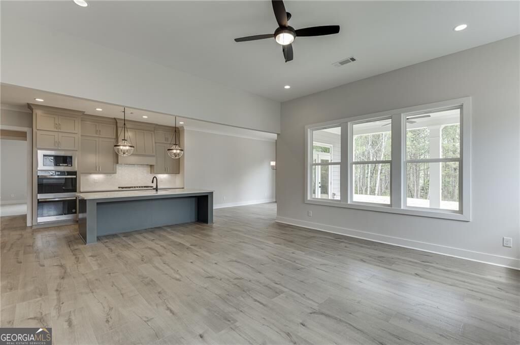 5450 Settingdown Road Property Photo 17