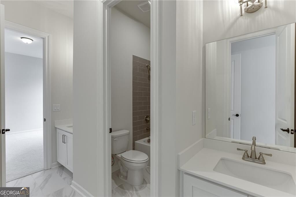 8145 Heardsville Court Property Photo 10