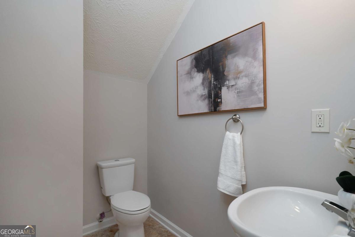 182 Oak Green Drive Property Photo 11