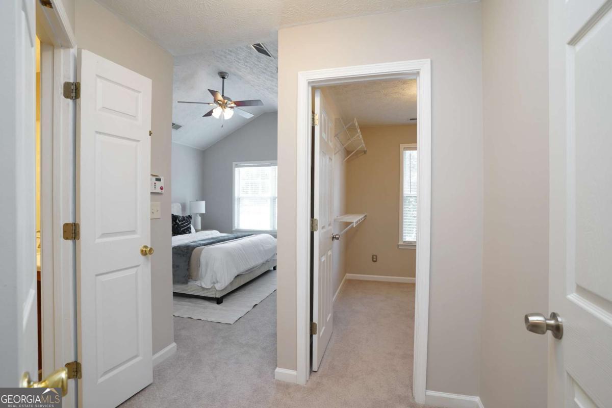 182 Oak Green Drive Property Photo 13